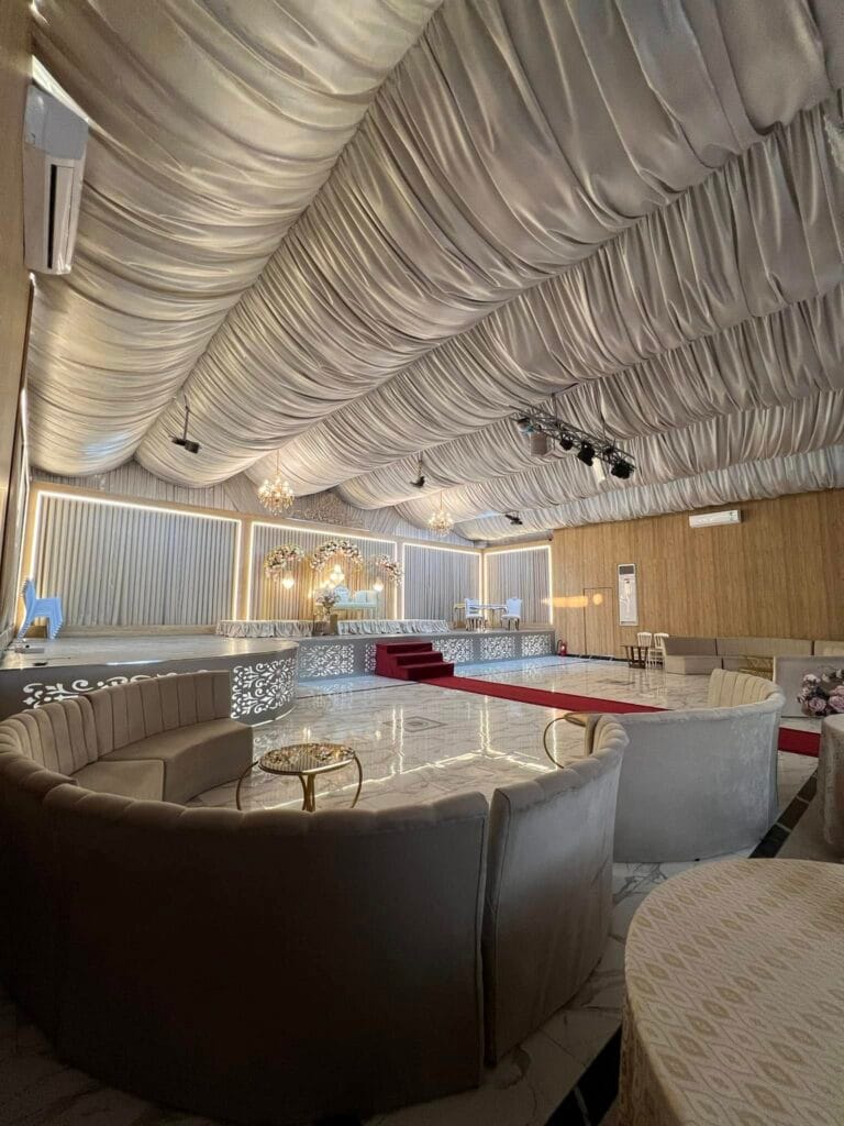 SALLE DE FETTE VECTORIA1