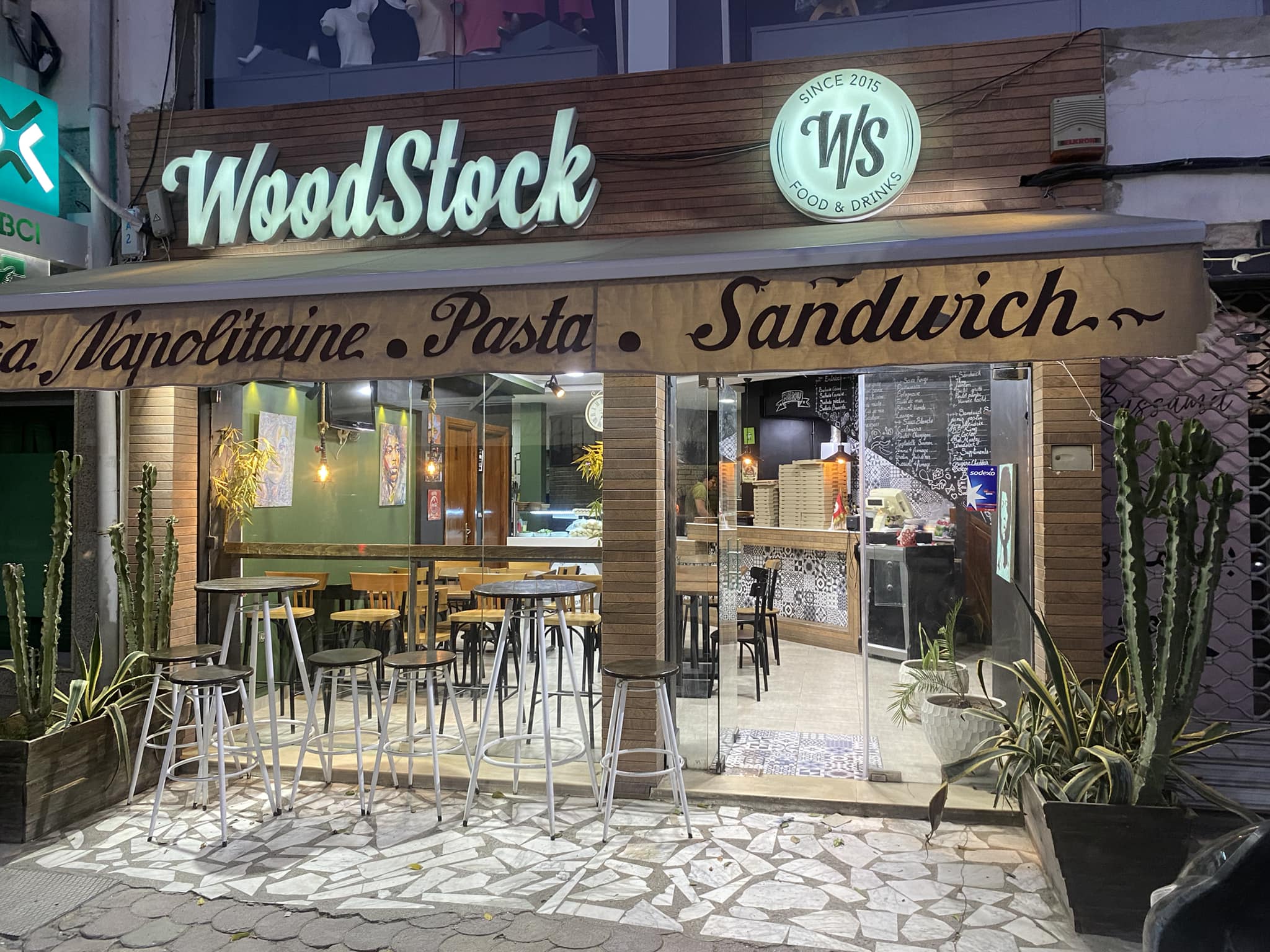 WoodStock Food&drinks