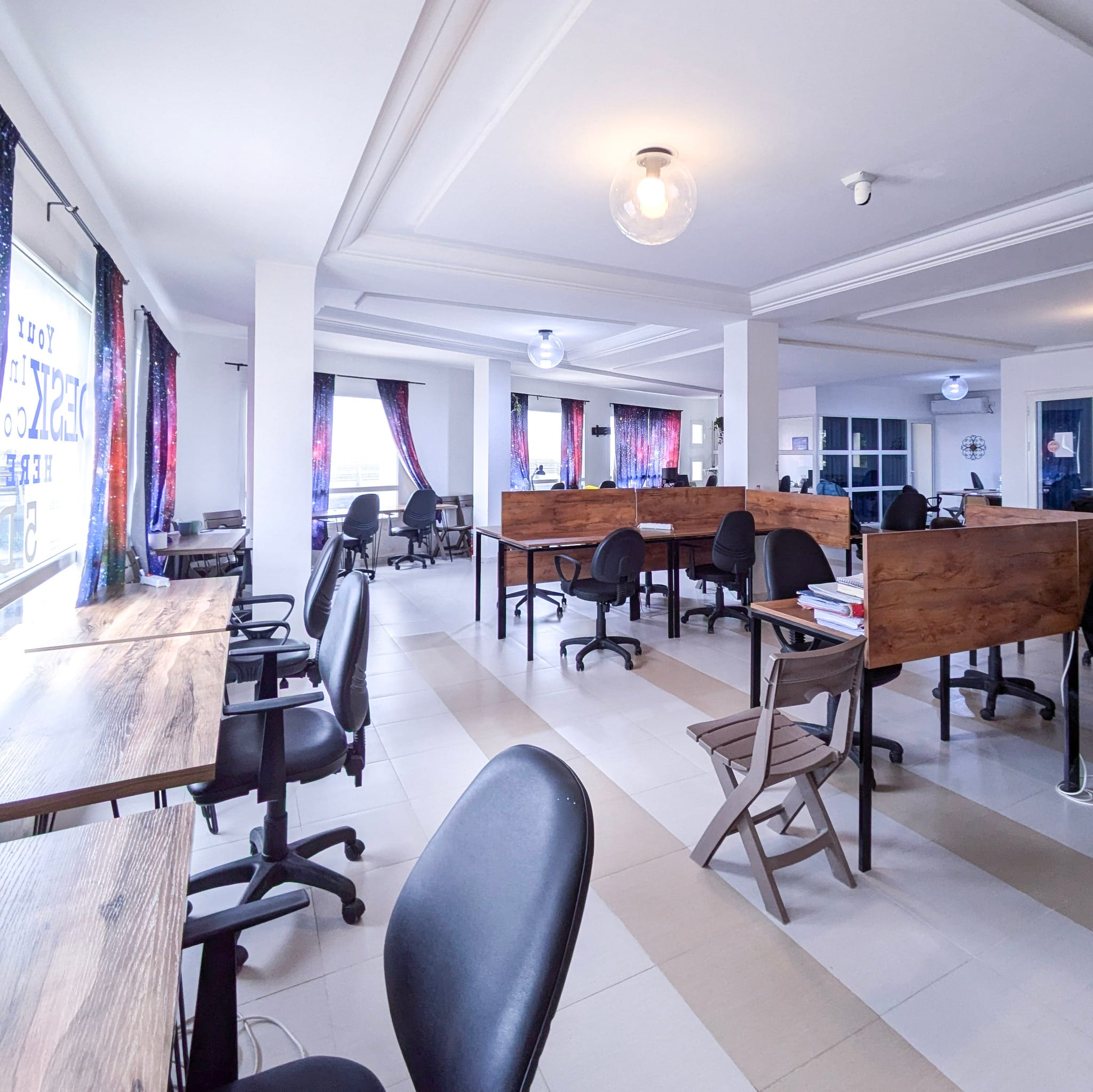 LANCER WORKSPACE | Coworking Space & Conference Room