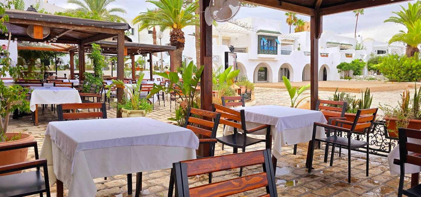 Les Emirs Smokers&rsquo; restaurant